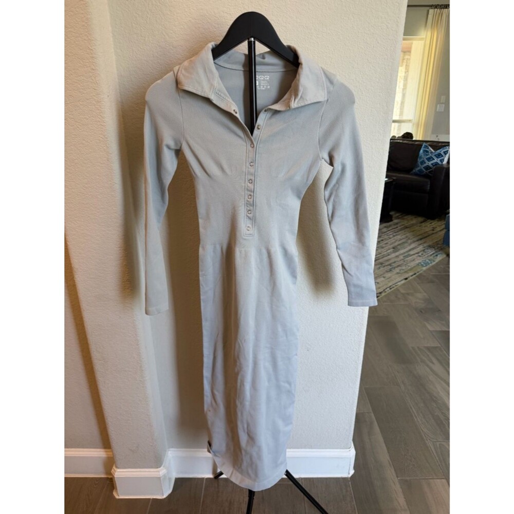 OQQ Slim-Fit Grey Long Sleeve Collared Midi Dress S